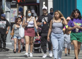 یک خبر خوب؛ واکسینه‌شده‌ها می‌توانند کمتر ماسک بزنند