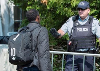 در دوران همه‌گیری کانادا از ورود 387 پناه‌جو جلوگیری کرده است