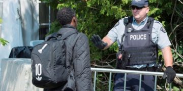 در دوران همهگیری کانادا از ورود 387 پناهجو جلوگیری کرده است 1 در دوران همهگیری کانادا از ورود 387 پناهجو جلوگیری کرده است