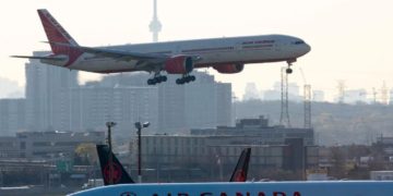 دولت کانادا ممنوع‌بودن پرواز از مبدا هند و پاکستان را تمدید کرد