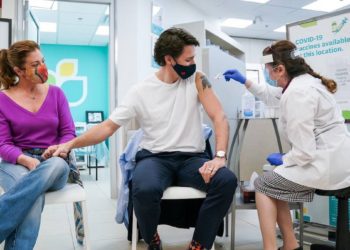 ترودو: در صورت امکان برای تزریق دوم نیز از واکسن آسترازنکا استفاده می‌کنم