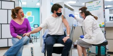 ترودو: در صورت امکان برای تزریق دوم نیز از واکسن آسترازنکا استفاده می‌کنم