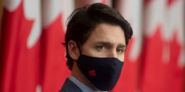 نخست‌وزیر کانادا: استان‌ها به سخت‌گیری‌ها تا واکسیناسیون 75 درصدی جمعیت ادامه دهند