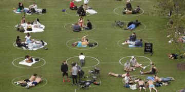 کانادا به یک طرح بازگشایی گسترده با کمترین سطح از محدودیت نیاز دارد