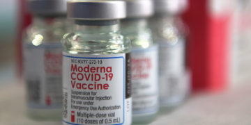 واکسن مدرنا می‌تواند در برابر گونه‌های جدید موفق عمل کند