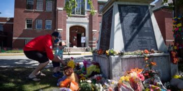 ترودو: در حال گفت‌وگو برای واکنش به کشف گور جمعی بومیان کانادا هستیم