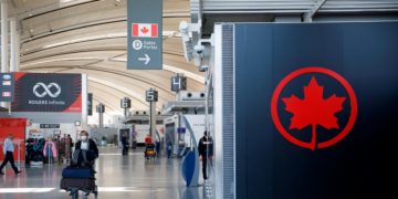 دولت کانادا بازگشایی مرحله‌ای مرزها بر روی گردشگران را بررسی می‌کند