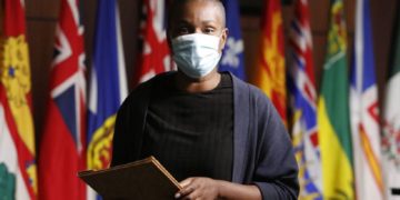 رهبر حزب سبز: وزیر دارایی نقش ضربه‌گیر نخست‌وزیر کانادا را ایفا می‌کند