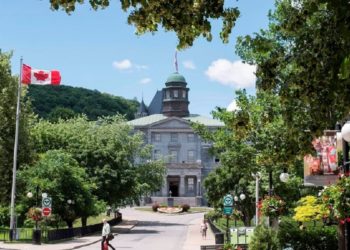 دولت کبک خواستار بازگشایی دانشگاه‌ها در پاییز شد