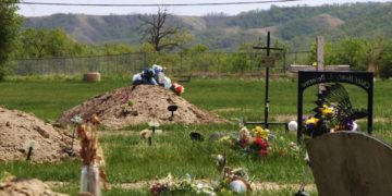 فاجعه‌ای دیگر کشف شد؛ پیدا شدن گورهای ناشناس یک مدرسه شبانه‌روزی سابق بومیان