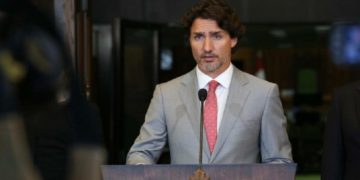 نخست‌وزیر کانادا با رییس تشکیلات خودگردان فلسطین گفت‌وگو می‌کند