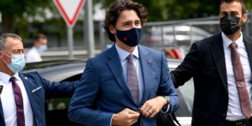 نخست‌وزیر کانادا و هیات همراه وارد قرنطینه شدند