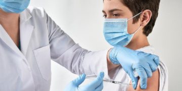 کشورهای اتحادیه اروپا برای واکسیناسیون کودکان بالای ۱۲ سال اقدام می‌کنند