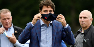 ترودو: کانادا برنامه‌ای برای پذیرش گردشگران واکسینه‌نشده ندارد