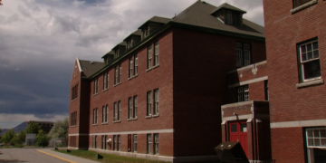 گزارش یافته‌ها درباره گورهای ناشناس در کملوپس منتشر شد