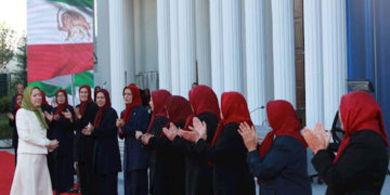 نخست‌وزیر سابق کانادا در اجلاس مجاهدین خلق حضور می‌یابد