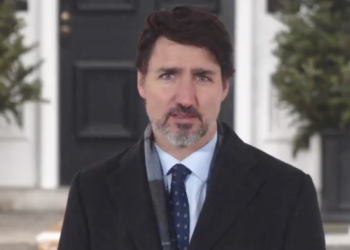 ترودو: تصمیم‌گیری درباره صدور گواهی واکسیناسیون داخلی را به استان‌ها واگذار می‌کنم