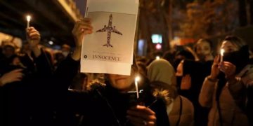 گردهمایی بازماندگان جان‌باختگان پرواز اوکراین در مونترال کانادا