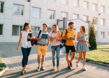 دانشگاه اتاوا واکسیناسیون دانشجویان ساکن خوابگاه‌ها را اجباری کرد