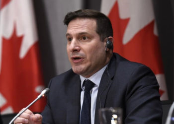 وزیر مهاجرت کانادا: مدافعان حقوق بشر می‌توانند درخواست پناهندگی بدهند