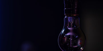 بی‌برقی حاصل ناتوانی دولت ایران برای سرمایه‌گذاری در صنعت برق