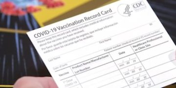 آلبرتا شرایط استفاده از  کارت واکسیناسیون را فراهم می‌کند