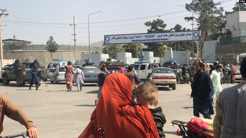 Crowds in front of Kabul International Airport