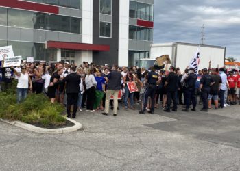 نگرانیهای امنیتی باعث لغو یکی از گردهماییهای انتخاباتی ترودو شد 5 نگرانیهای امنیتی باعث لغو یکی از گردهماییهای انتخاباتی ترودو شد