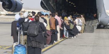 ترودو: خارج کردن تمامی پناه‌جویان افغانستانی ناممکن است