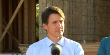 ترودو در برابر ساختمانی گران‌قیمت قول ساخت مسکن ارزان‌قیمت داد!