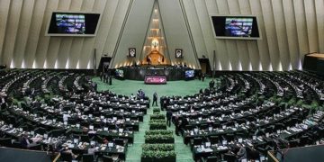 ماراتن دولت و مجلس برای رای اعتماد آغاز شد