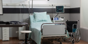 بستری‌شدن هر بیمار کرونایی حدود 23 هزار دلار هزینه دربر دارد