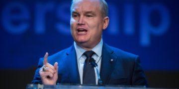 نماینده حزب محافظه‌کار: تعیین وضعیت واکسیناسیون افراد از اولویت‌های ما نیست