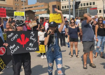 دولت کبک: گردهمایی اعتراضی در برابر مراکز درمانی و آموزشی غیرقانونی است