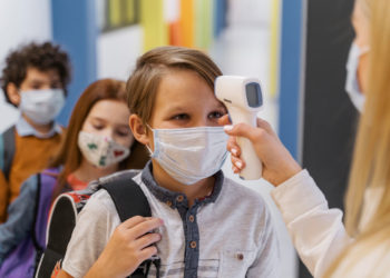 تهدید جدی ادامه فعالیت مدرسه‌ها؛ همه‌گیری در بین دانش‌آموزان افزایش یافت