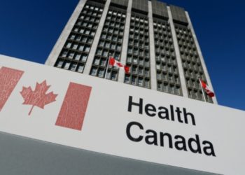 واکسن‌های فایزر و مدرنا تاییدیه کامل وزارت بهداشت کانادا را دریافت کردند