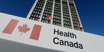 واکسن‌های فایزر و مدرنا تاییدیه کامل وزارت بهداشت کانادا را دریافت کردند