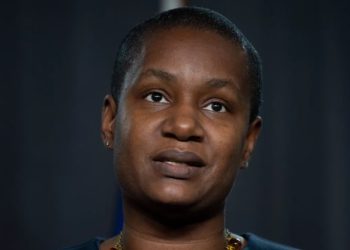 آنامی پاول از رهبری حزب سبز کنار کشید