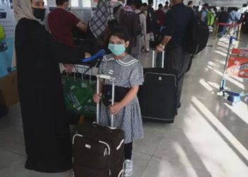 ده‌ها دانش‌آموز دختر افغان با کمک خیریه کانادایی از چنگال طالبان گریختند