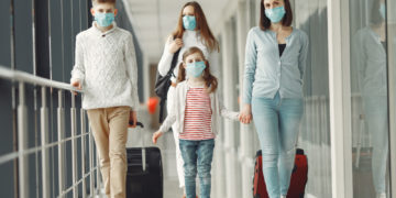 قوانین واکسیناسیون مسافران هوایی به ایالات متحده برخی کانادایی‌ها را نگران کرده است