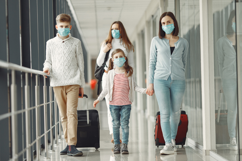 people airport are wearing masks protect themselves from virus