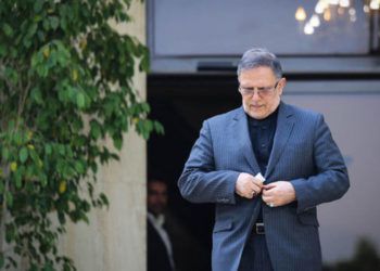 رییس کل سابق بانک مرکزی به جرم قاچاق ارز به زندان محکوم شد