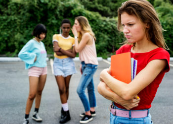 بسیاری از دانش‌آموزان در کانادا قلدری نژادی را تجربه می‌کنند