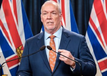 نخست‌وزیر بریتیش کلمبیا زیر تیغ جراحان