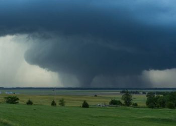 نخستین توفان بزرگ فصل به ونکوور آیلند رسید