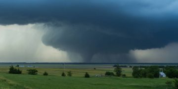 نخستین توفان بزرگ فصل به ونکوور آیلند رسید