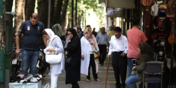 هاآرتص: هدف اسراییل سخت‌تر کردن زندگی روزمره طبقه متوسط ایران برای فشار بر حکومت است