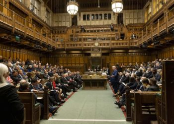 محافظه‌کاران: برگزاری نشست‌های پارلمان به‌صورت مجازی باعث فرار دولت از پاسخگویی می‌شود