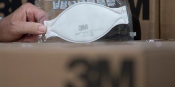 دستورالعمل‌ جدید آژانس سلامت همگانی کانادا: از ماسک‌های طبی استفاده کنید