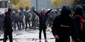 اتریشی‌ها مخالفت‌شان با شهربندان سراسری را فریاد زدند